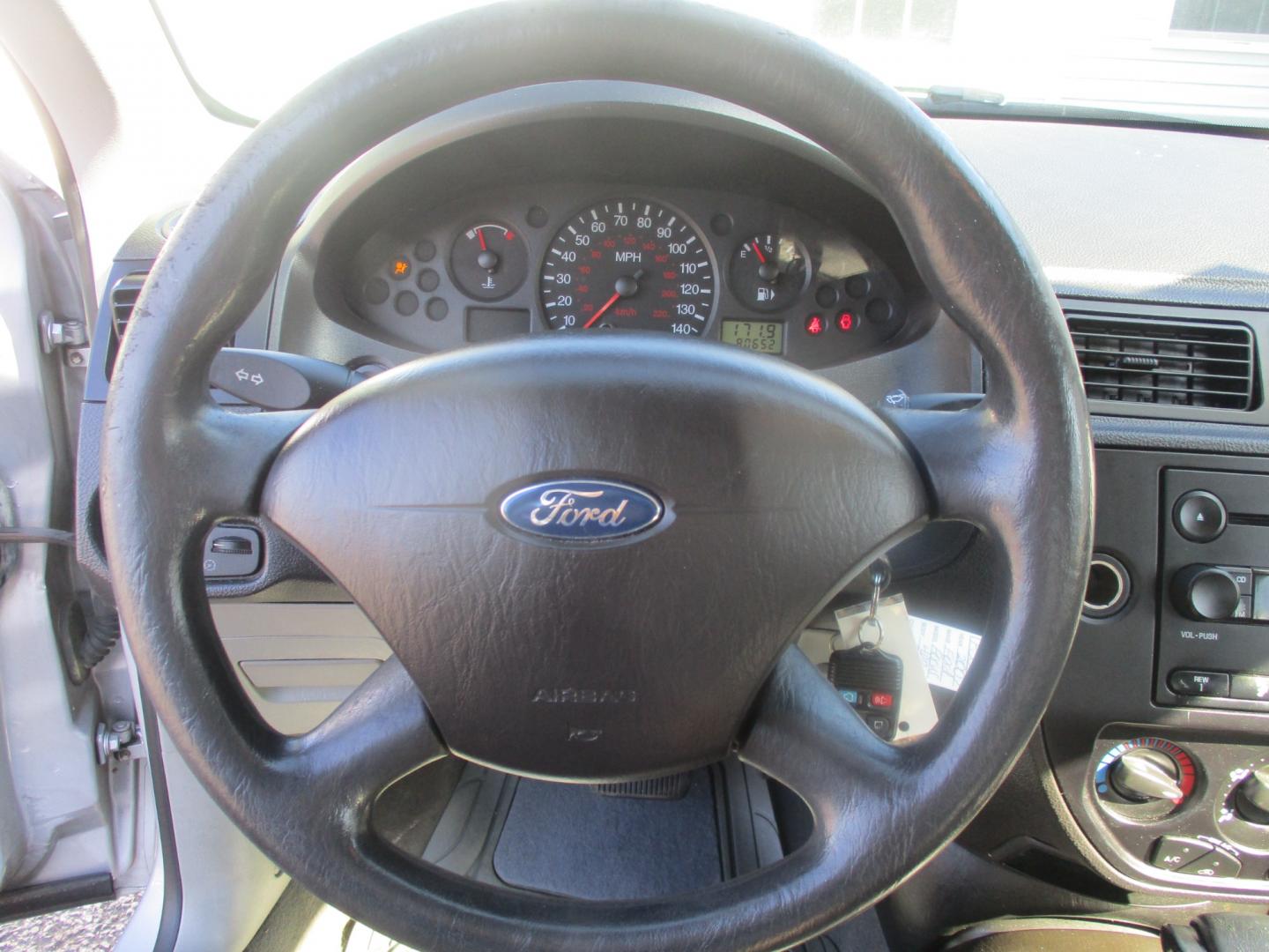 2007 SILVER Ford Focus (1FAHP34N27W) with an 2.0L L4 DOHC 16V engine, AUTOMATIC transmission, located at 540a Delsea Drive, Sewell, NJ, 08080, (856) 589-6888, 39.752560, -75.111206 - Photo#18